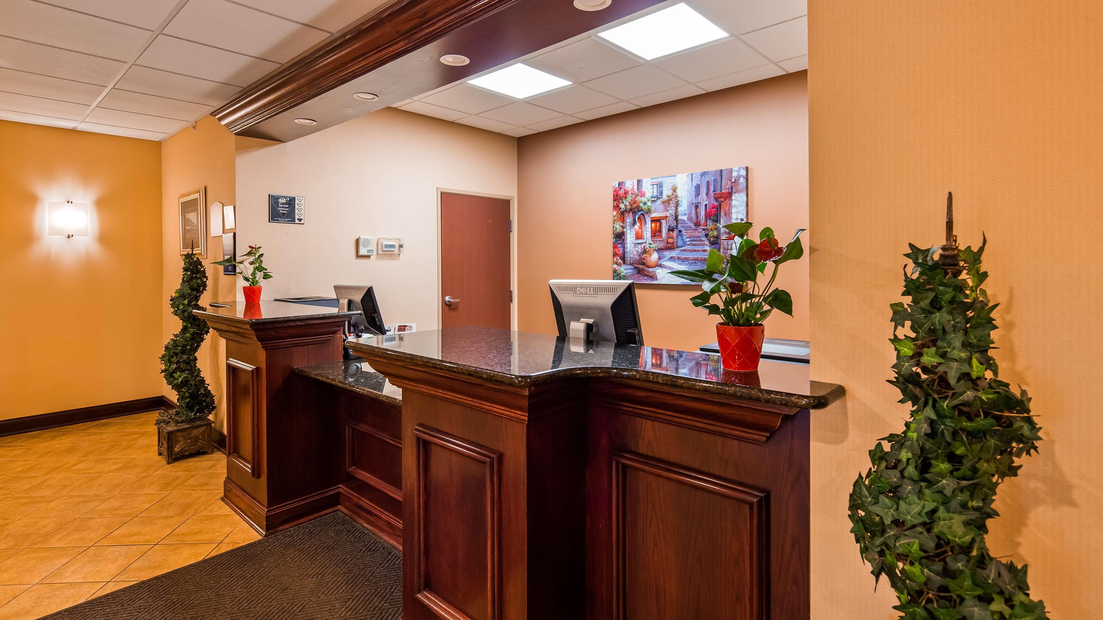 Best Western Plus Victor Inn & Suites Bagian luar foto