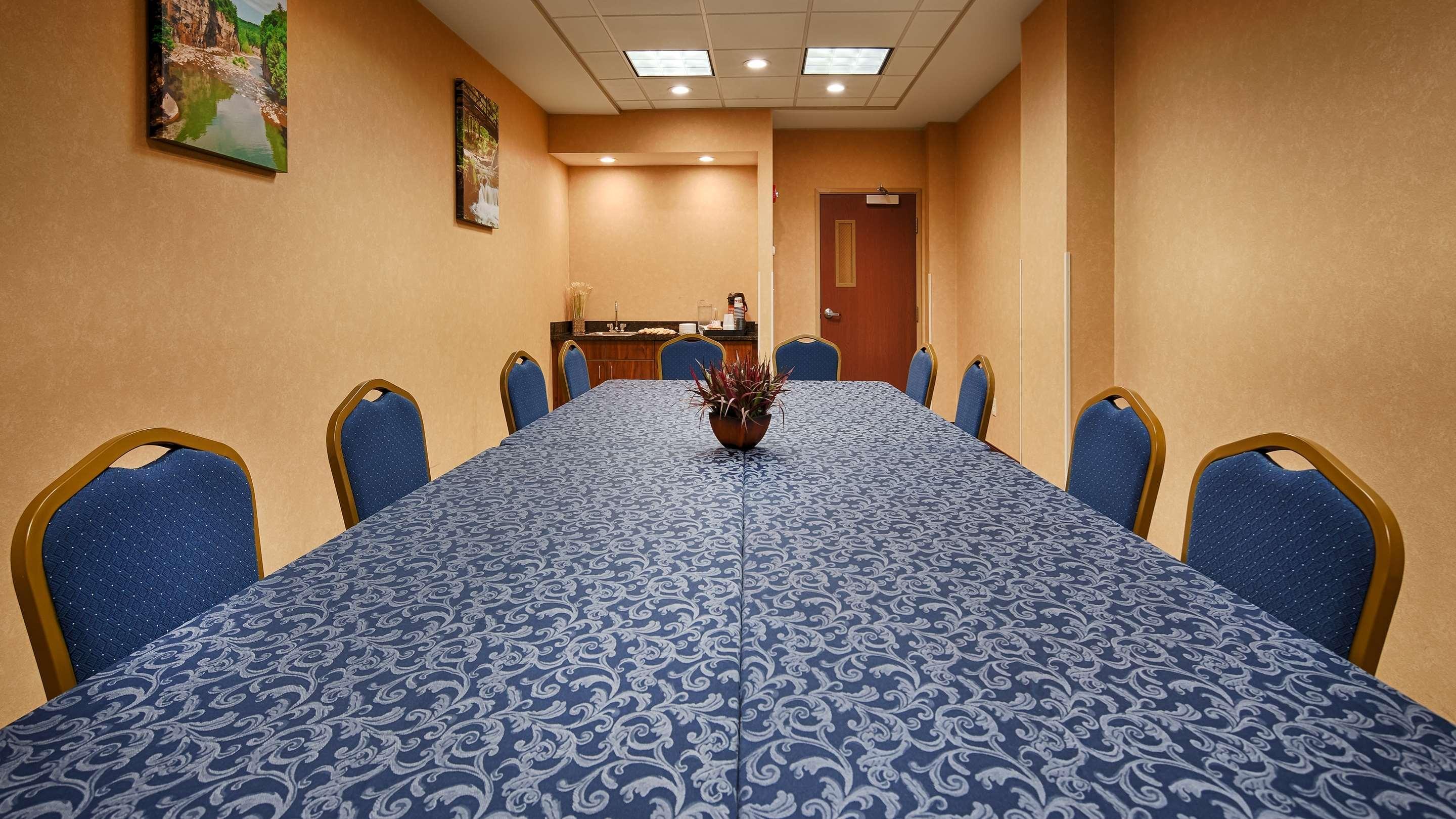 Best Western Plus Victor Inn & Suites Bagian luar foto