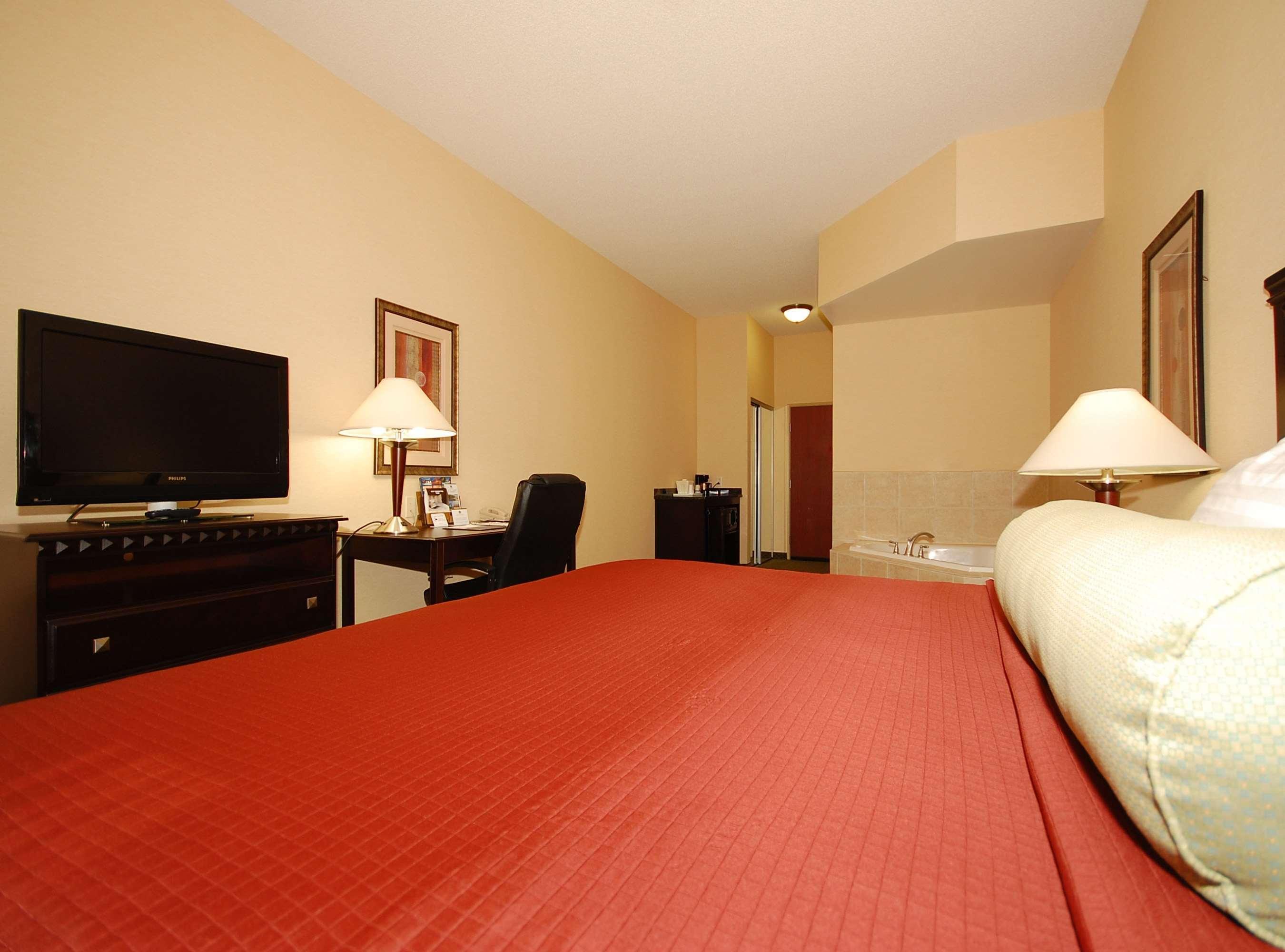 Best Western Plus Victor Inn & Suites Bagian luar foto