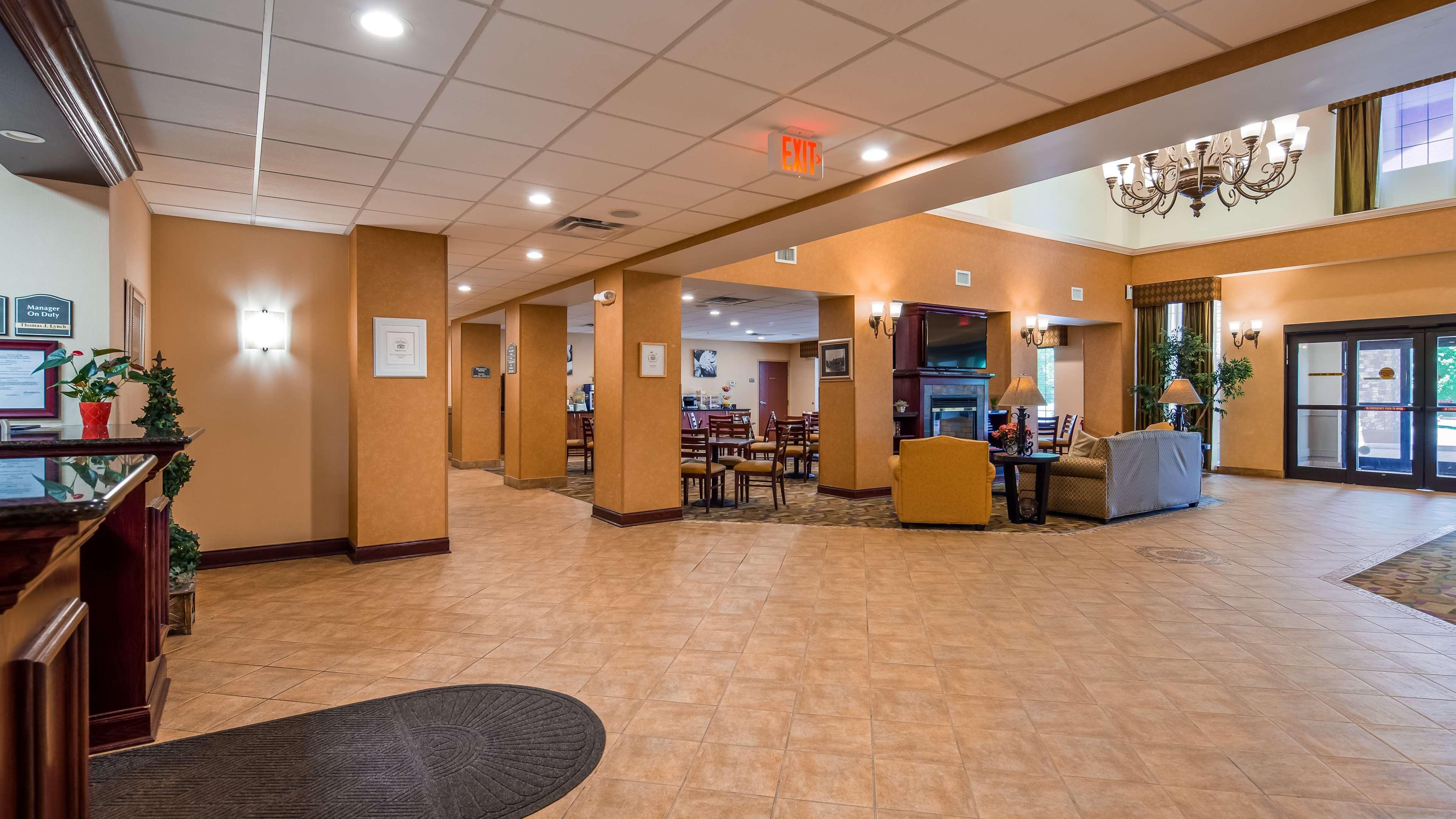 Best Western Plus Victor Inn & Suites Bagian luar foto