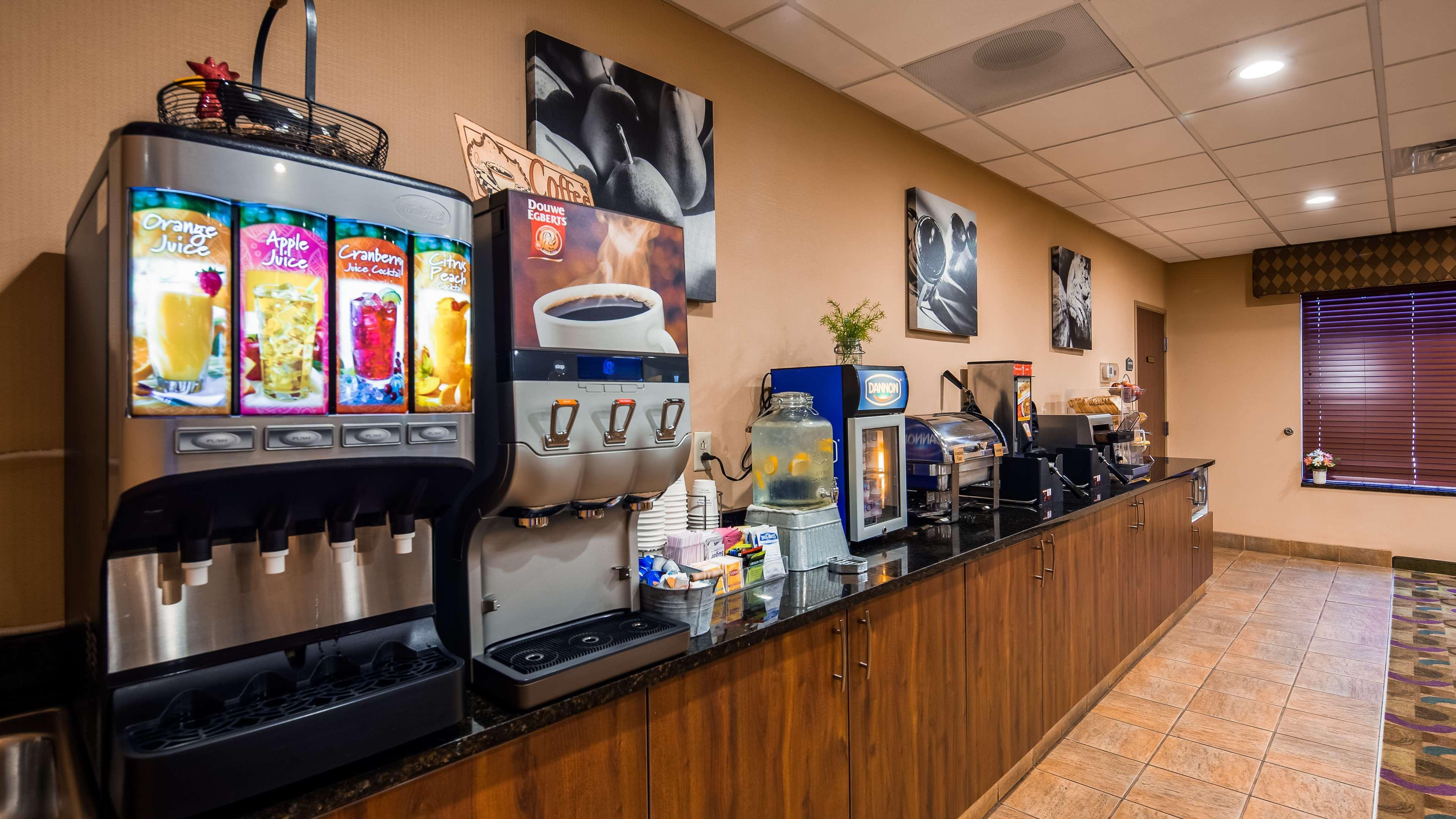 Best Western Plus Victor Inn & Suites Bagian luar foto