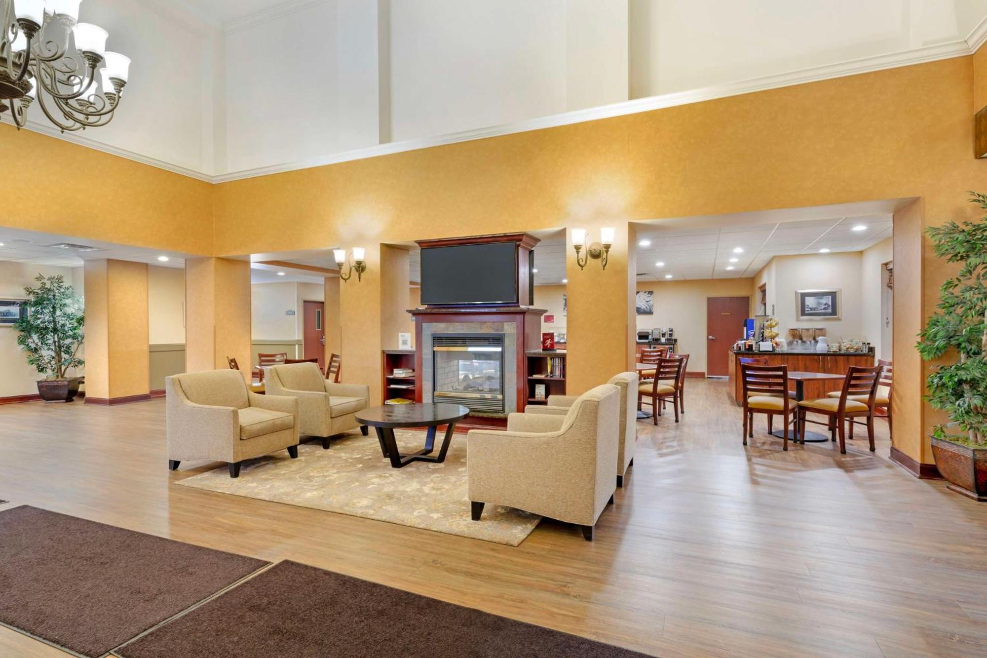 Best Western Plus Victor Inn & Suites Bagian luar foto