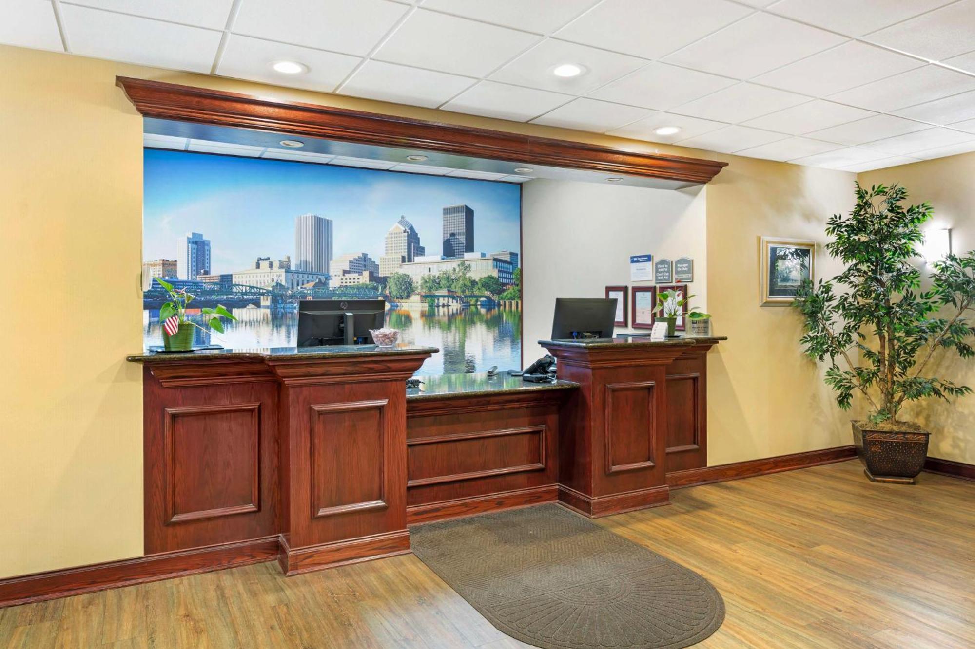 Best Western Plus Victor Inn & Suites Bagian luar foto