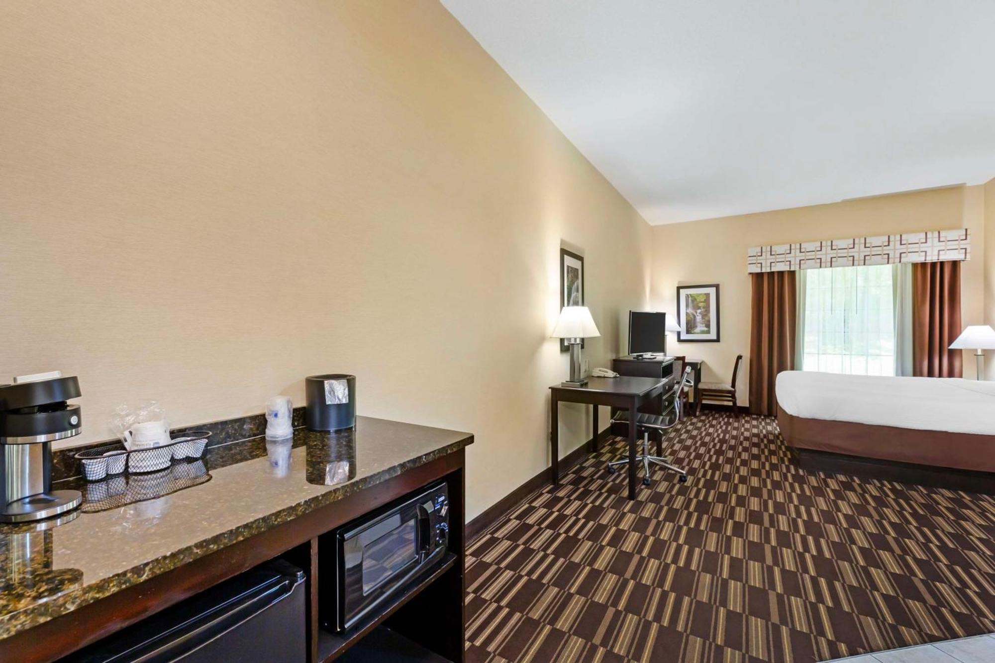 Best Western Plus Victor Inn & Suites Bagian luar foto