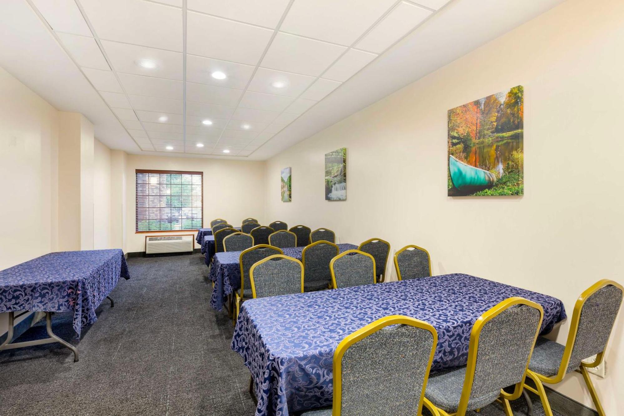 Best Western Plus Victor Inn & Suites Bagian luar foto