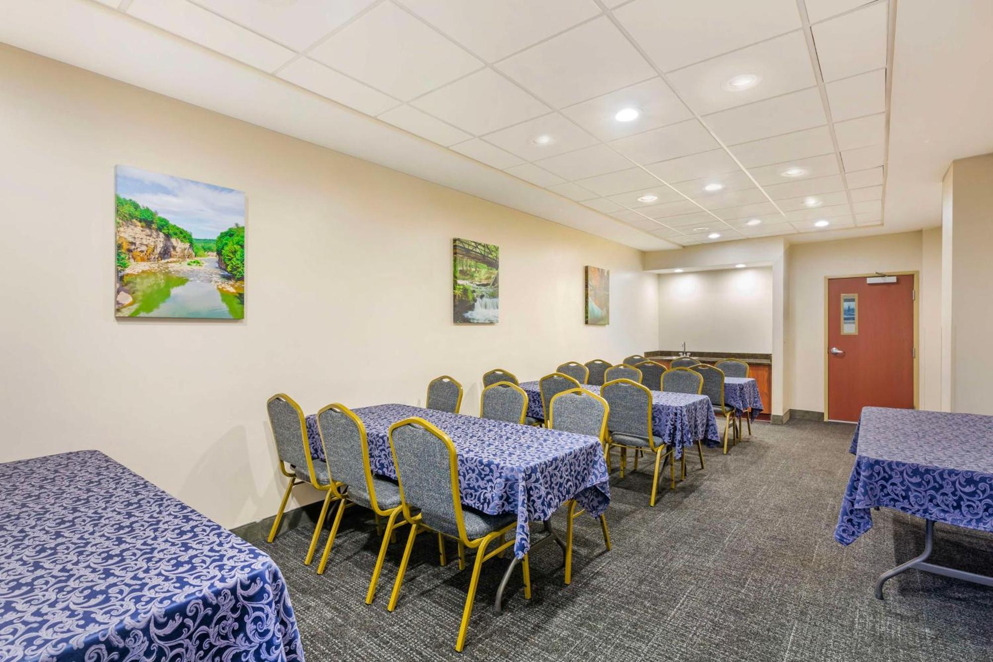 Best Western Plus Victor Inn & Suites Bagian luar foto